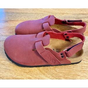 Birkenstock Boston Clogs in Wine Size 8